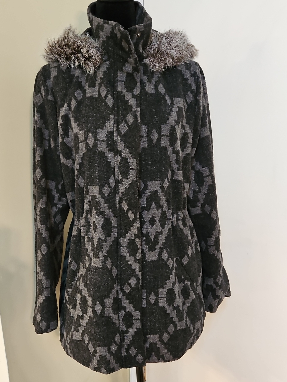JACK by BB Dakota Rupert Aztec Geometric Faux Fur Hooded Coat Large